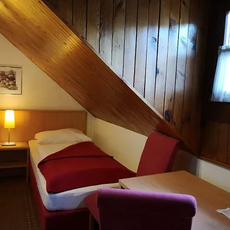 بيت ضيافة Gasthof-pension Alt Kirchheim باد كلينكيرشهايم
